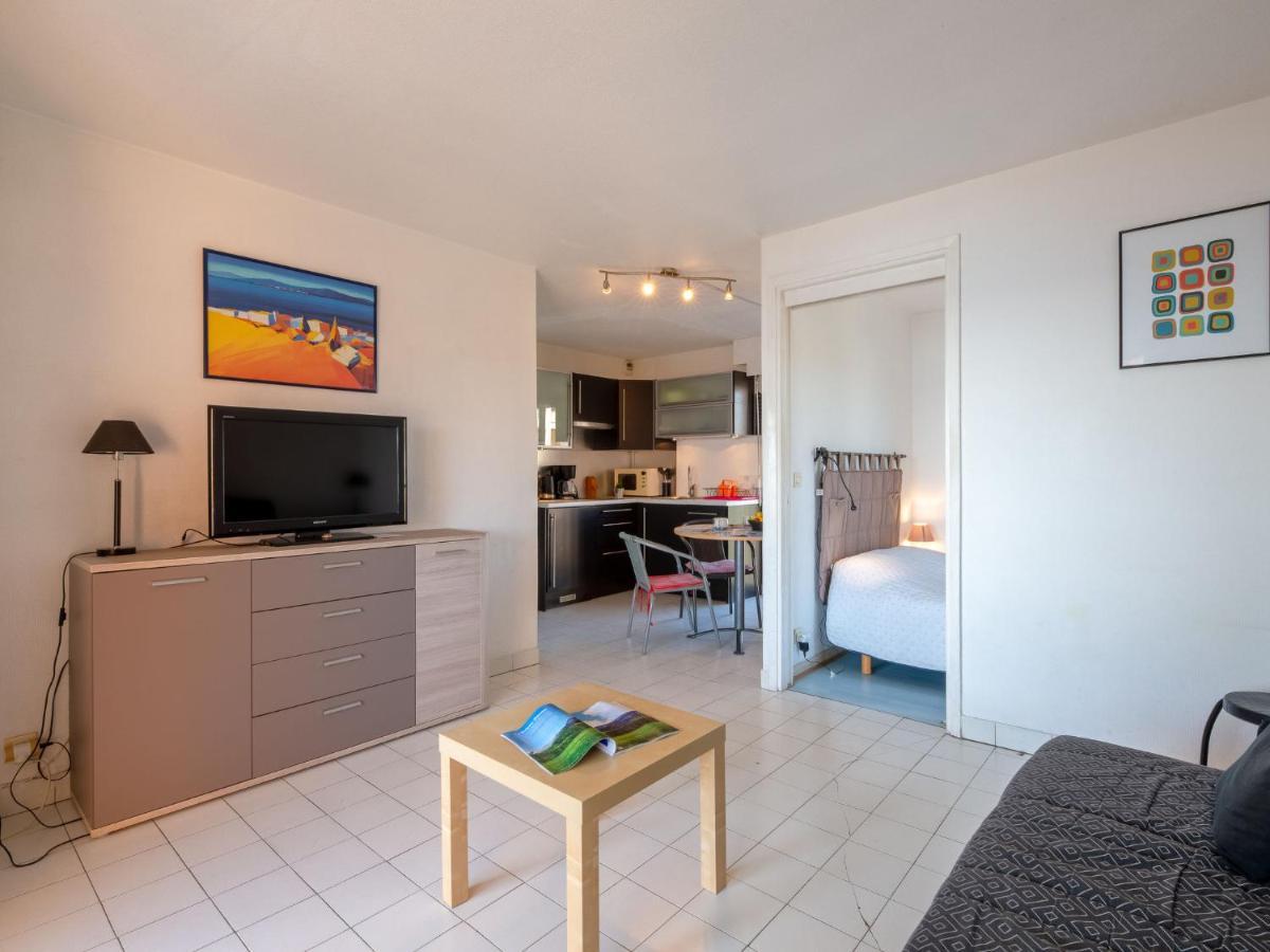 Apartment Le Capitole-3 By Interhome Фрежус Екстер'єр фото