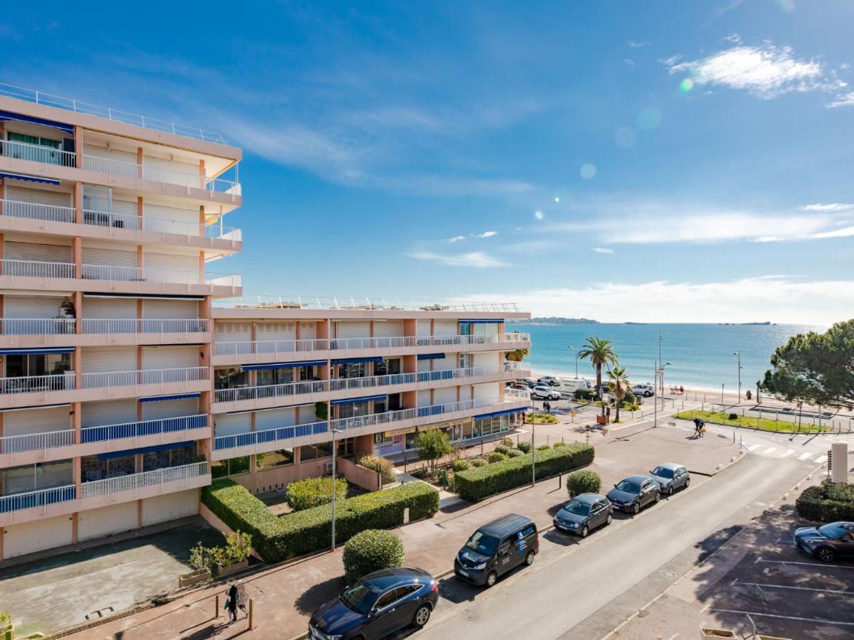 Apartment Le Capitole-3 By Interhome Фрежус Екстер'єр фото